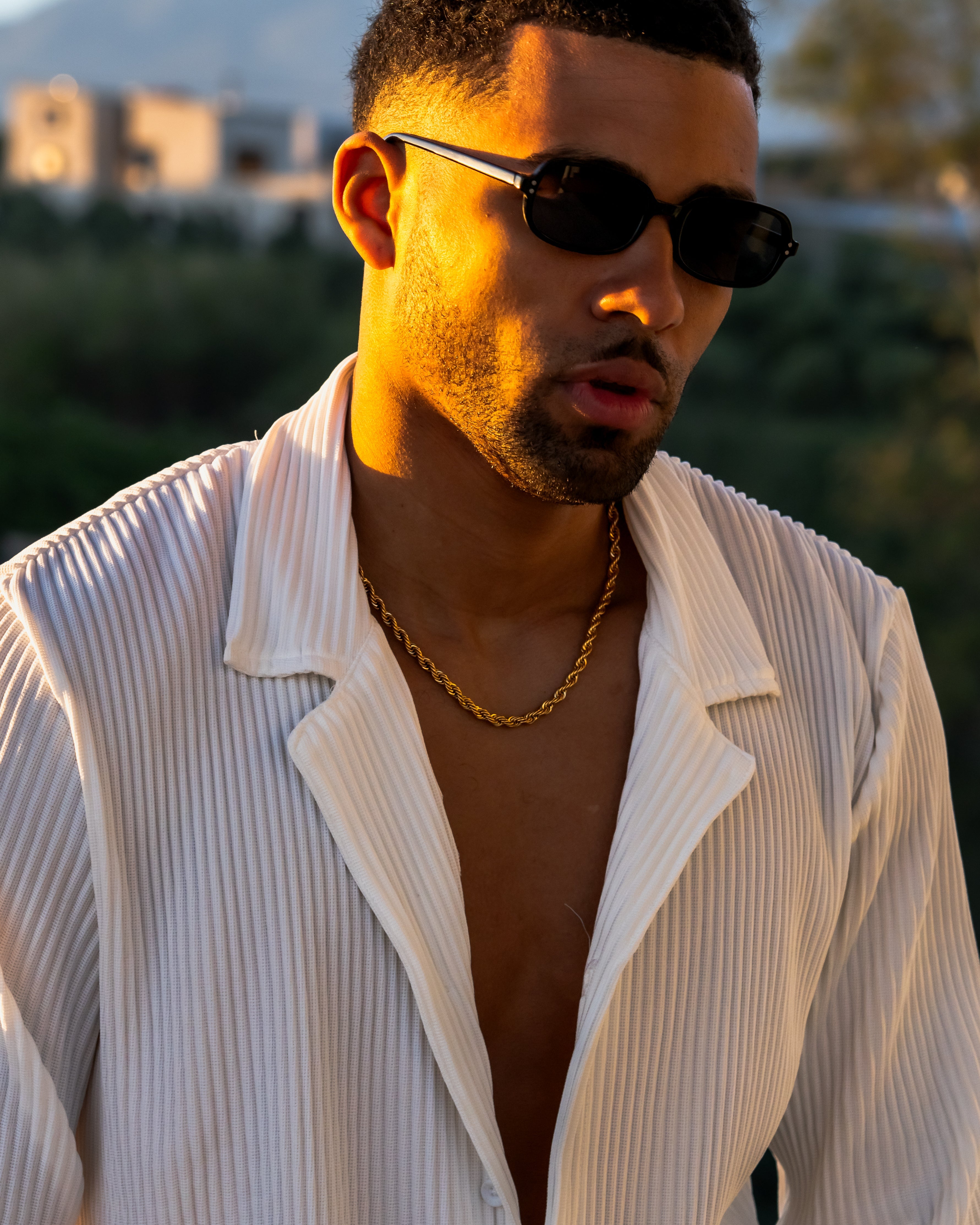 how to wear a chain with a dress shirt How to Wear a Chain With a Collared Shirt: 15 Ideas l Panaprium