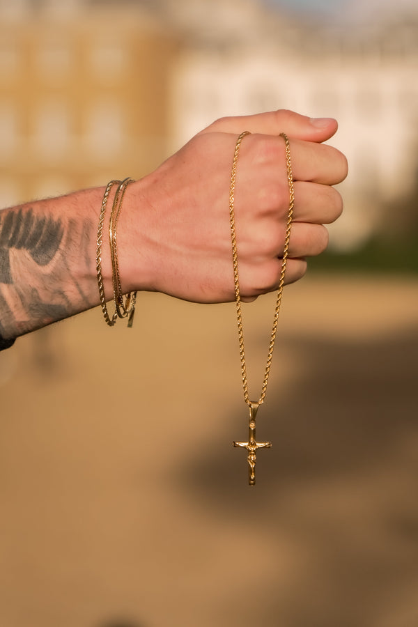 Top 5 Men's Jewellery Trends To Stand Out At Your Staff Party